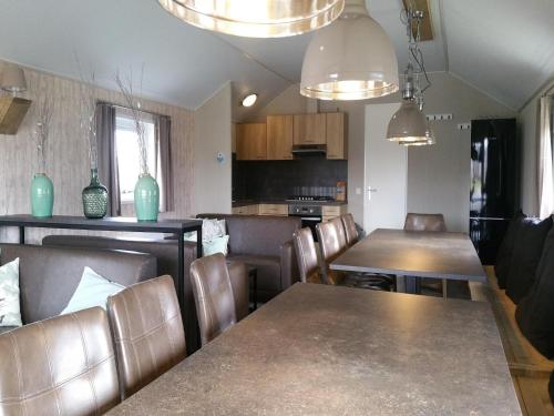  Tent with Stunning Views of Kuinderbos in Bant