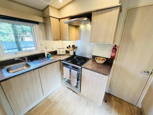 kök, 3 Bedroom Caravan LG3, Lower Hyde, Shanklin in Lake South
