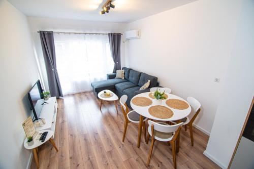 Alex's Sunny Place Alex's Sunny Place