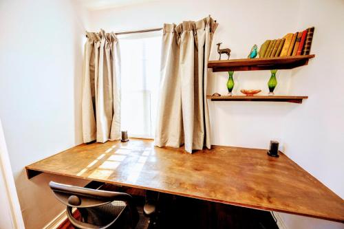 Relax with our 2BR Retreat! Minutes to DC and Pet is Ok! BBQ and Free Parking, Arlington (foto 9)
