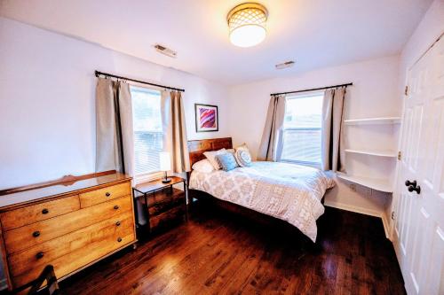 Relax with our 2BR Retreat! Minutes to DC and Pet is Ok! BBQ and Free Parking, Arlington (foto 2)
