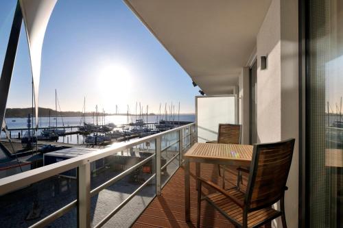Apartment 12 - "Silbermöwe I" - Blickrichtung Yacht- und Binnenhafenoffenes Meer in Eckernförde, Deutschland