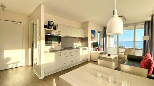 Apartment 25, Pier 25, Apartmenthaus Hafenspitze Blickrichtung offene SeeStrand in Eckernforde