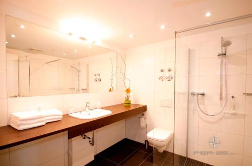 Apartmenthaus Hafenspitze Ap 25, Pier 25, Blickrichtung offene SeeStrand - a72363, Eckernförde (Foto 6)