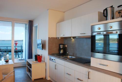 Apartment 24, Pier 24, Blickrichtung offene SeeBinnenhafen Nord, Eckernförde (foto 3)