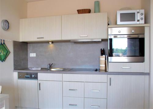 Apartment 29 "Heimathafen 29", Apartmenthaus Hafenspitze, Blickrichtung InnenstadtBinnenhafen in Eckernforde