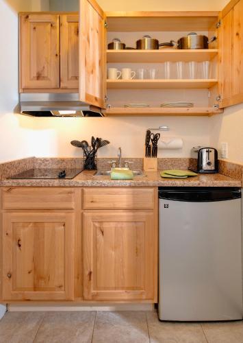 Elk Refuge Inn - image 14