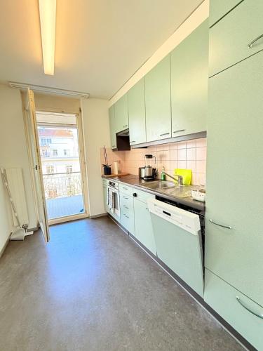 Very nice flat 80 meter from SBB, Basilea (foto 10)