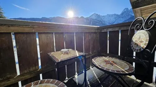 Haus Kreuzeckwiese - FeWo-Waxenstein - Studio Appartment in Garmisch-Partenkirchen, Deutschland