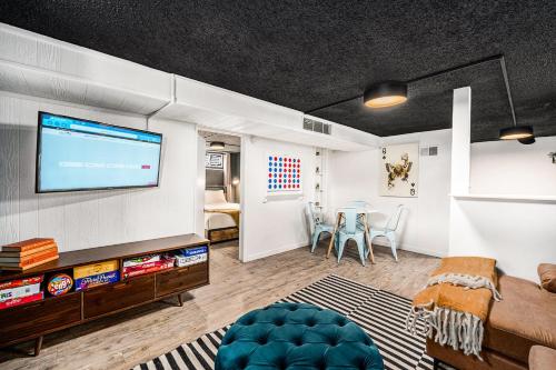 Modern Denver House Near Red Rocks with Hot Tub in West Highland