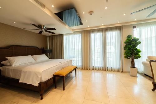 Hotel Plaza Herrera in Panama City