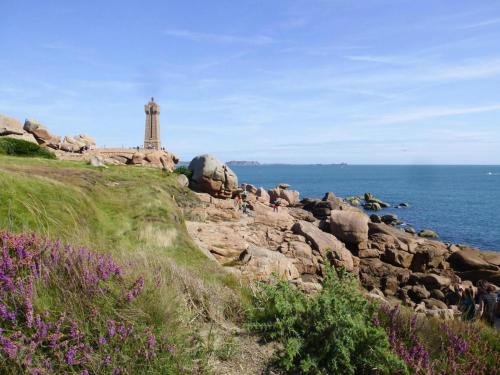 Apkārtne, Stone House in Brittany near Sandy Beaches in Plestena Legrēva