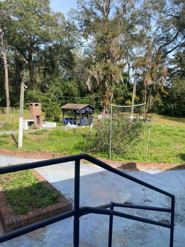 Cozy home, King bed, 3 bedrooms,close to downtown beaches towncenter in Jacksonville, USA