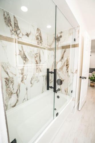 Private Dock Heated Pool Hot Tub Game Room Fun Private Dock Heated Pool Hot Tub Game Room Fun