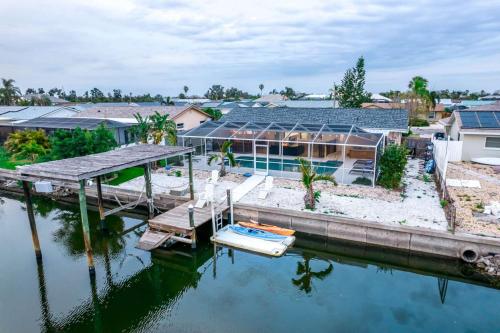 Private Dock Heated Pool Hot Tub Game Room Fun Private Dock Heated Pool Hot Tub Game Room Fun