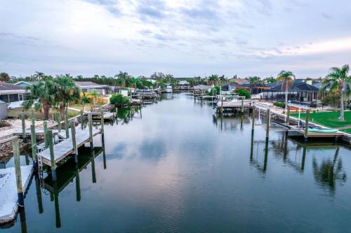 Private Dock Heated Pool Hot Tub Game Room Fun Private Dock Heated Pool Hot Tub Game Room Fun