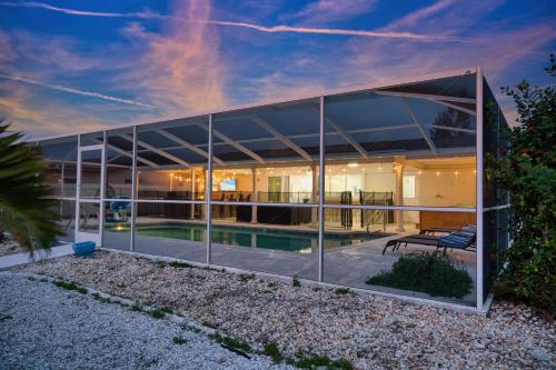 Private Dock Heated Pool Hot Tub Game Room Fun Private Dock Heated Pool Hot Tub Game Room Fun