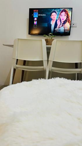 Direct Access to pool Bedroom, Manila (photo 2)