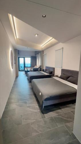 2 king beds