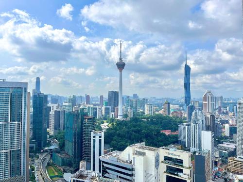 陽台/露台, 科洛尼吉隆坡城中城無邊泳池 – 雙子塔吉隆坡城中城豪華泳池景觀套房 (The Colony KLCC Infinity Pool | 双子塔KLCC豪华泳池景观套房) in 秋傑/太子世界貿易中心