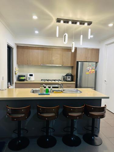 Konyha, Premium Snooze Queen Bed Petite Room in Caroline Springs