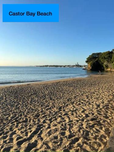 Auckland Coastal Hideaway Castor Bay Beach, Auckland (photo 9)
