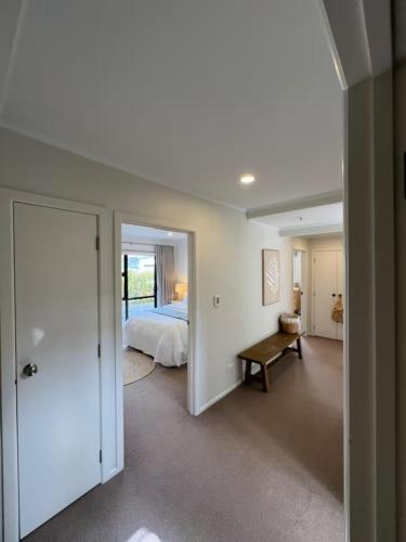 Auckland Coastal Hideaway Castor Bay Beach, Auckland (photo 10)