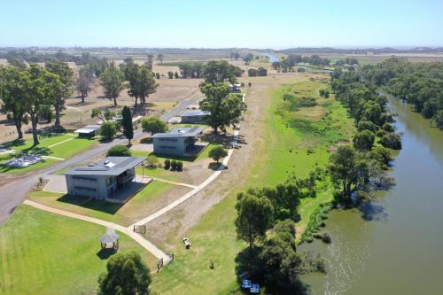 Stirling Estate Chalets - Peppermint Grove Beach