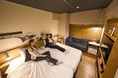 Standard Twin Room - Non-Smoking image 7