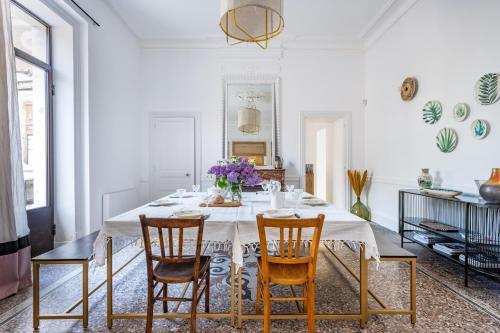 Jolie Masdame un espace incroyable in Sauzet (Rhone-Alpes)