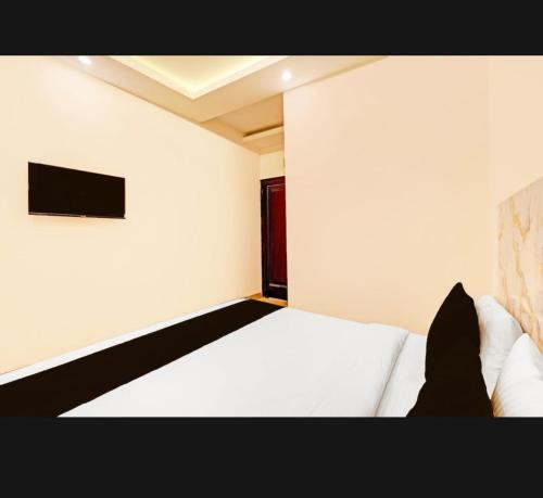 THE KRISHNA's BLISS HOTEL - image 3