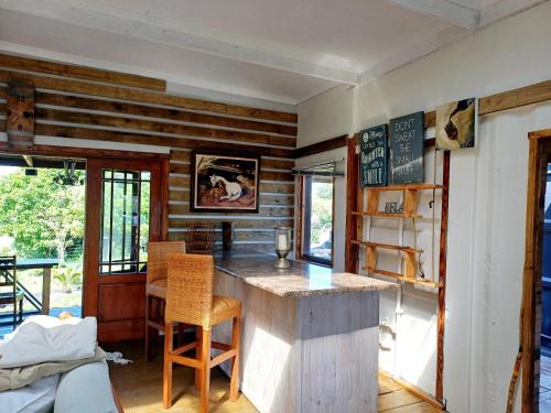 2 bedrooms, 3 beds