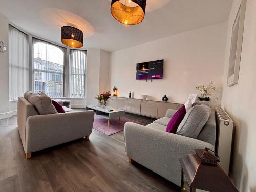 Franks Apt 2 - Outdoor Balconies - Sleeps 8 - Blackpool