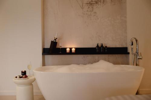 Sobe Six On 7 - Luxury Apartments & Rooms in Slavonski Brod
