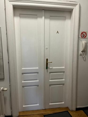 Home in Krakow Silvio's Apartments Room Type - 7/1A For 2 People