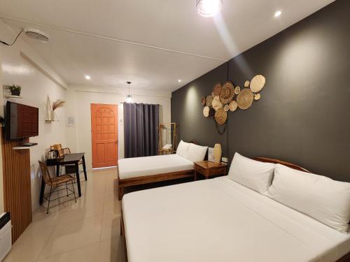 Susada's Inn Room Type - Family Room with Private Bathroom