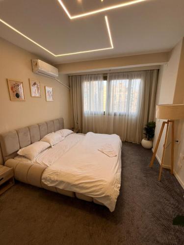 Lovely 3BR with direct nile view - main image