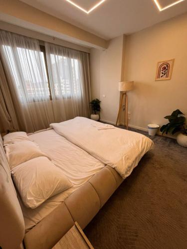 Lovely 3BR with direct nile view - image 7