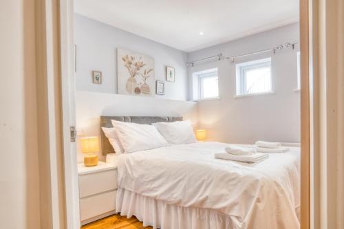Suite 3 - 1 Bed Apartment King Size Bed, Lincoln