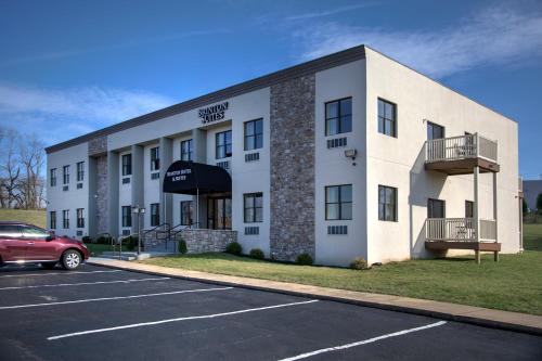 Brinton Hotel & Suites