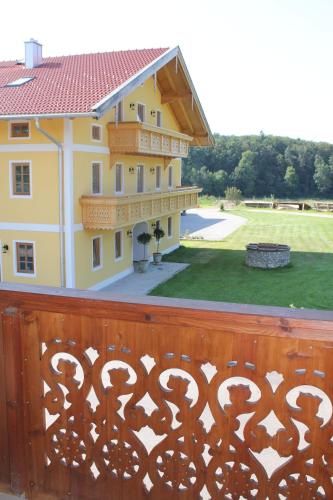A szálláshely kívülről, VILLA SEEBERG - by "Schloss Gessenberg" luxurious vacation home with lake and mountain views, suitab in Waging Am See