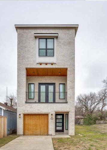 Exterior view, Muncie U Too at Trinity Grove in West Dallas