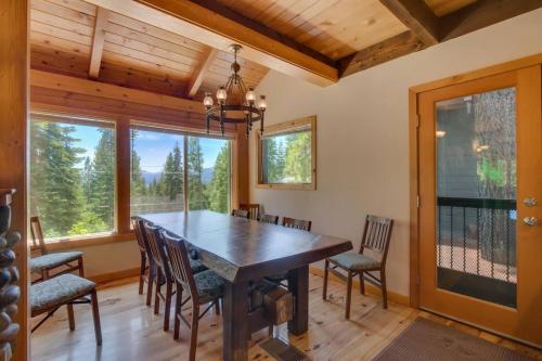Hyphen 3-bedrooms rental, private beach, filtered view Hyphen 3-bedrooms rental, private beach, filtered view