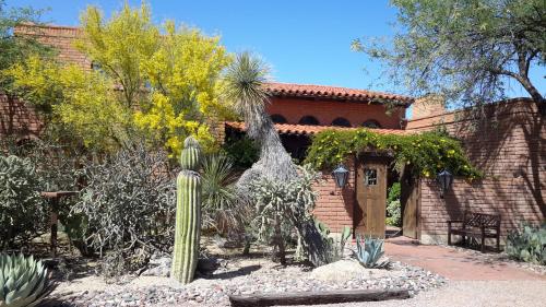 Desert Trails Bed & Breakfast - Accommodation - Tucson