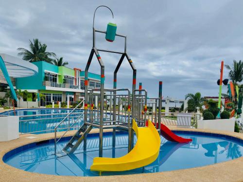 泳池, Cebu North Coast Beach Resort in 索戈