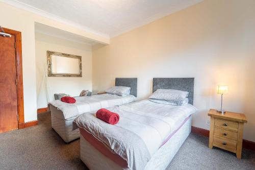 Prime location rooms in high street in Fort William