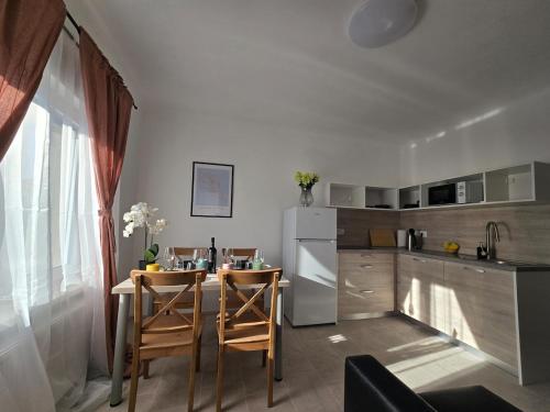Apartment Barje II, bright&sunny, private parking, Ljubljana