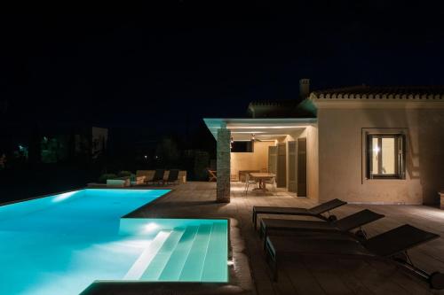 Villa Chrysanthemum Pool-Seaview