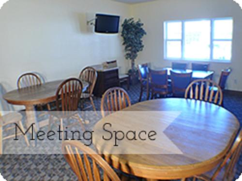 Blue Spruce Inn-Meeker, Colorado - 연회장