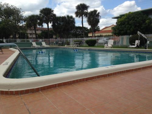Swimming pool, Boca Inn in Boca Raton Beach Front